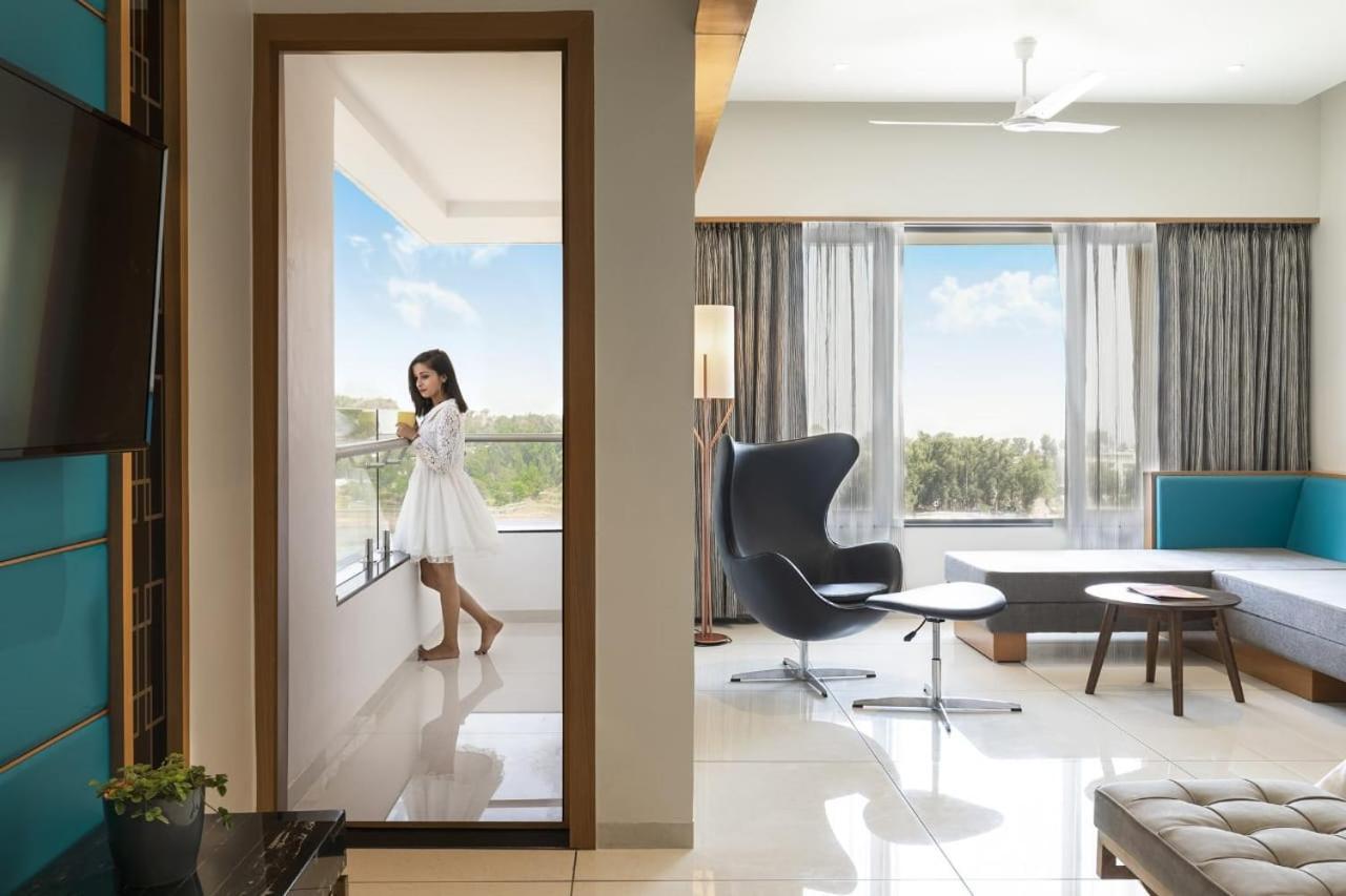 Sunotel Saputara Exterior foto